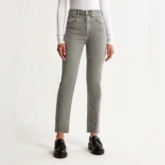 Abercrombie Curve Love Ankle Straight Ultra High Rise Jeans in Gray - Picture 1 of 5